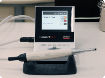 根管治療用エンジン(x-smart plus)の写真